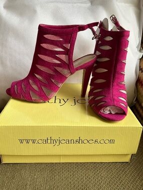 Cathy Jean Magenta Strappy Heels/Sandals NEW sz 8